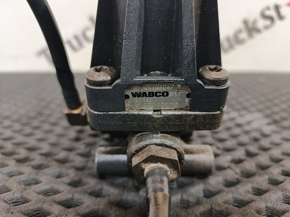 Регулятор давления Adblue