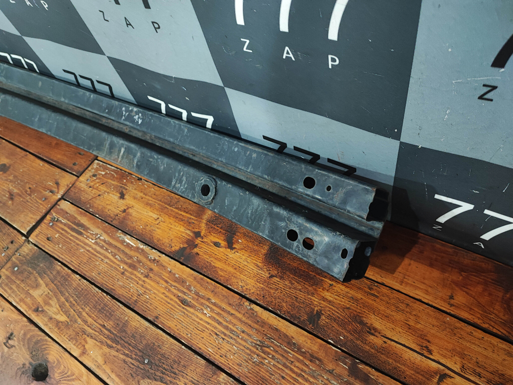 Усилитель переднего бампера Toyota Camry (XV50) 11-18 Б/У Оригинал 5202133181