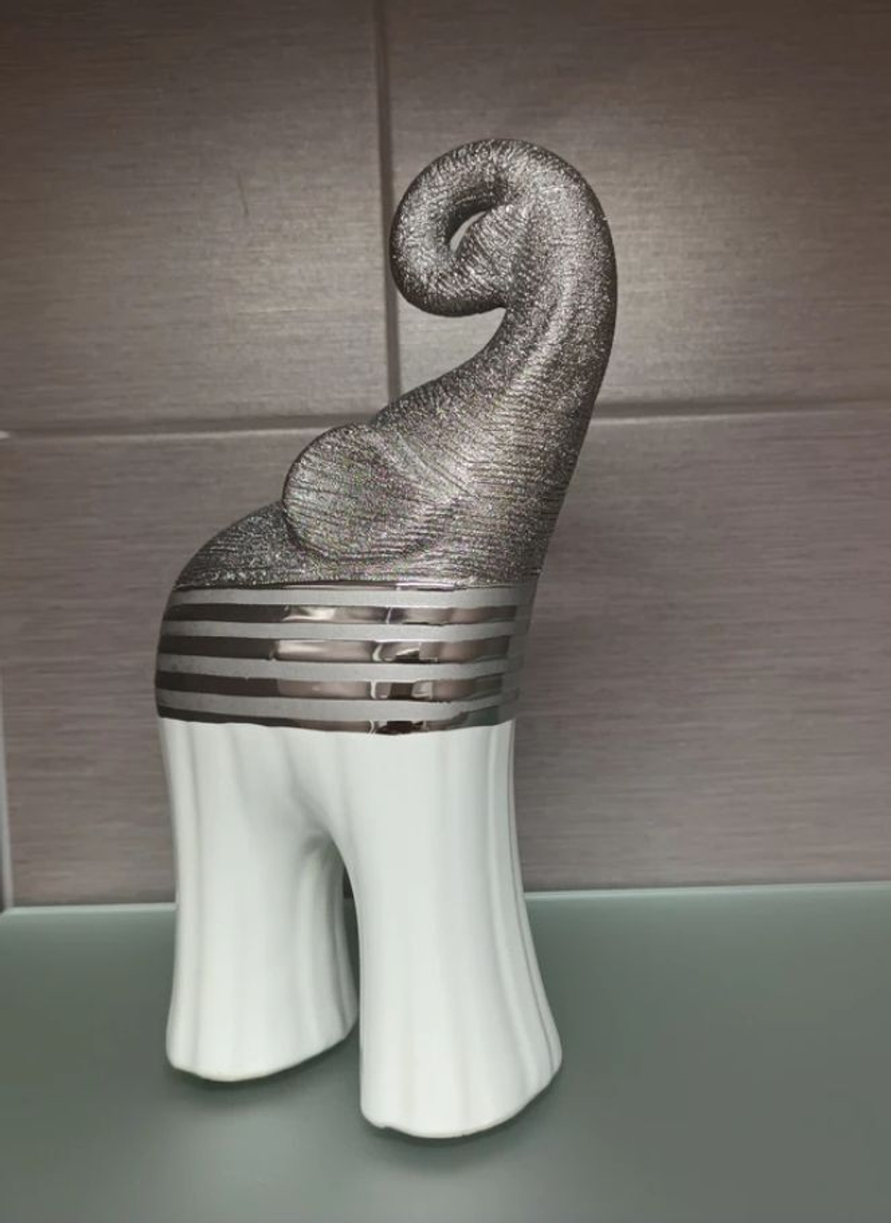 Статуэтка Garda Decor 18H2747-WH, керамика, слон, высота: 24,5 см.