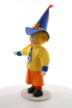 Кукла сувенирная фарфоровая. Незнайка. Сказочный персонаж.