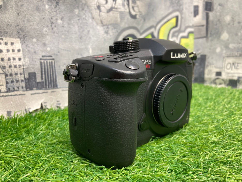 Panasonic Lumix DC-GH5S