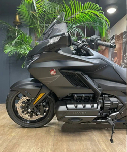 Honda GL 1800 Gold Wing Bagger "50th Anniversary" DCT