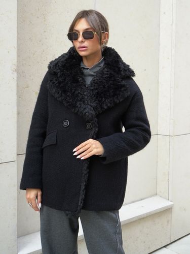 Двубортное укороченное пальто черного цвета