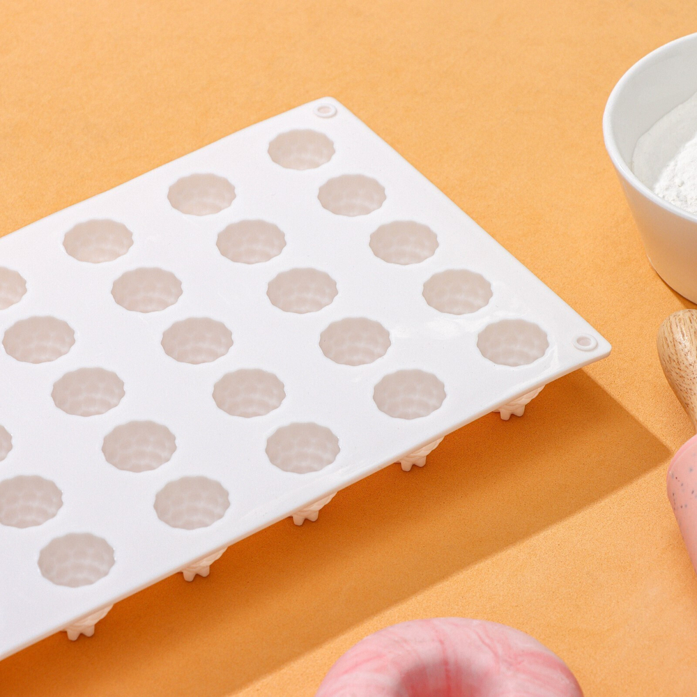 Форма силиконовая «Ежевика», 35 ячеек, 29х16х2,5 см, 2,8х2,5 см