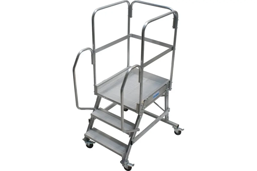 Лестница с площадкой 3 ступ