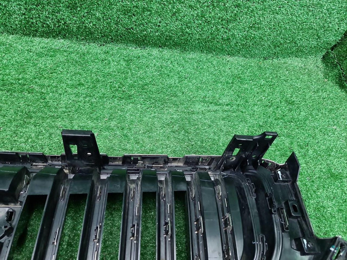 Решетка радиатора Geely Monjaro (2021-н.в.)