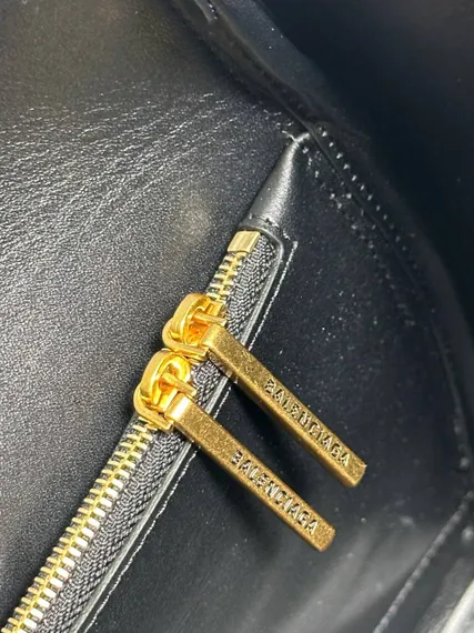 Сумка BALENCIAGA Bel Air Carry All Bag черный/золото