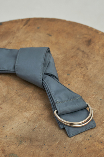 Пояс из мембраны серого цвета