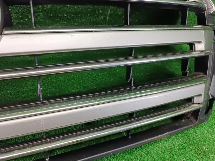 Решетка радиатора Toyota Land Cruiser 200 (2015-2021)