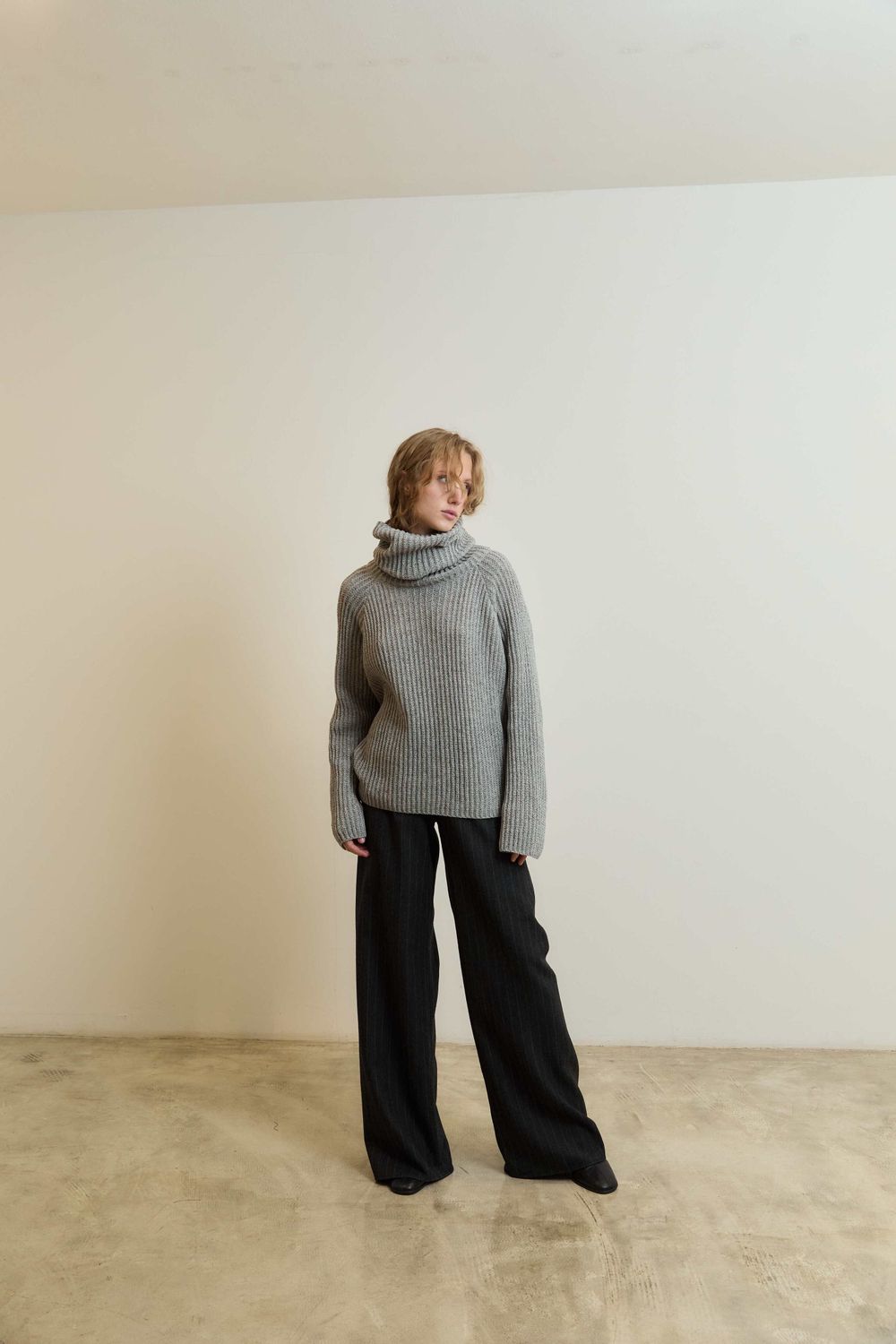 джемпер ARTISTE светло-серый