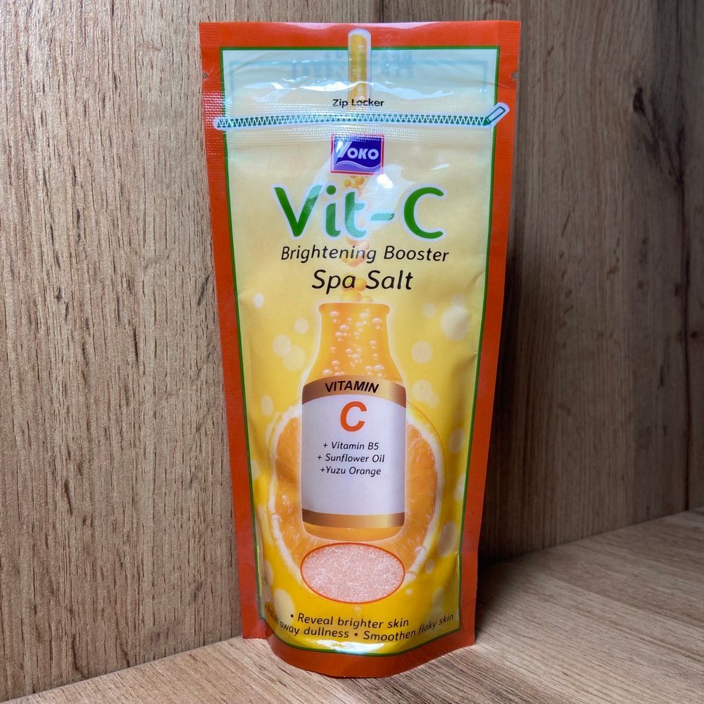 Скраб для тела Yoko Vit-C Brightening Booster Spa Salt солевой с Витамином С для сияния кожи 300 г