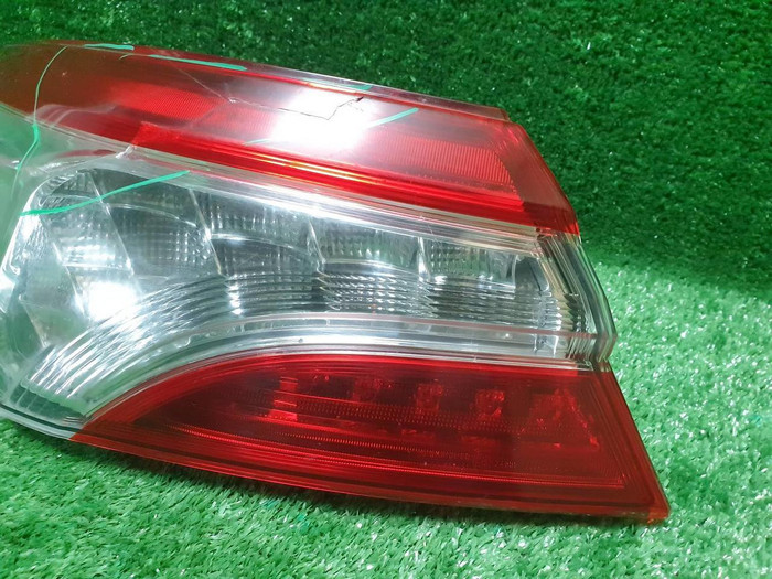 Фонарь левый внешний Toyota Camry XV70 (2017-н.в.) LED