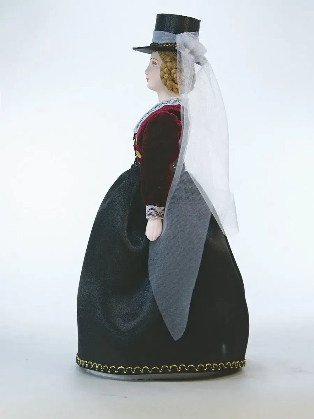 Кукла коллекционная Амазонка