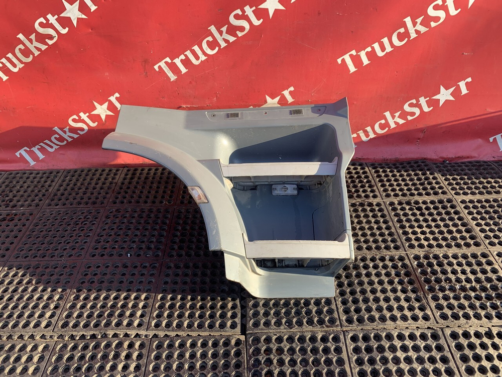 Корпус подножек правый 2021г