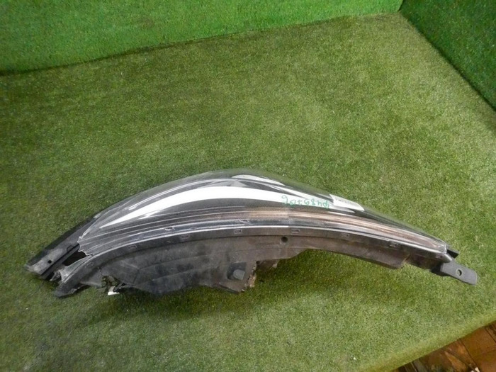 Битая Фара правая Kia Rio 4 (2020-н.в.) галоген