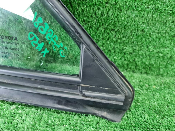 Форточка двери правая Toyota RAV4 5 XA50 2018-н.в.