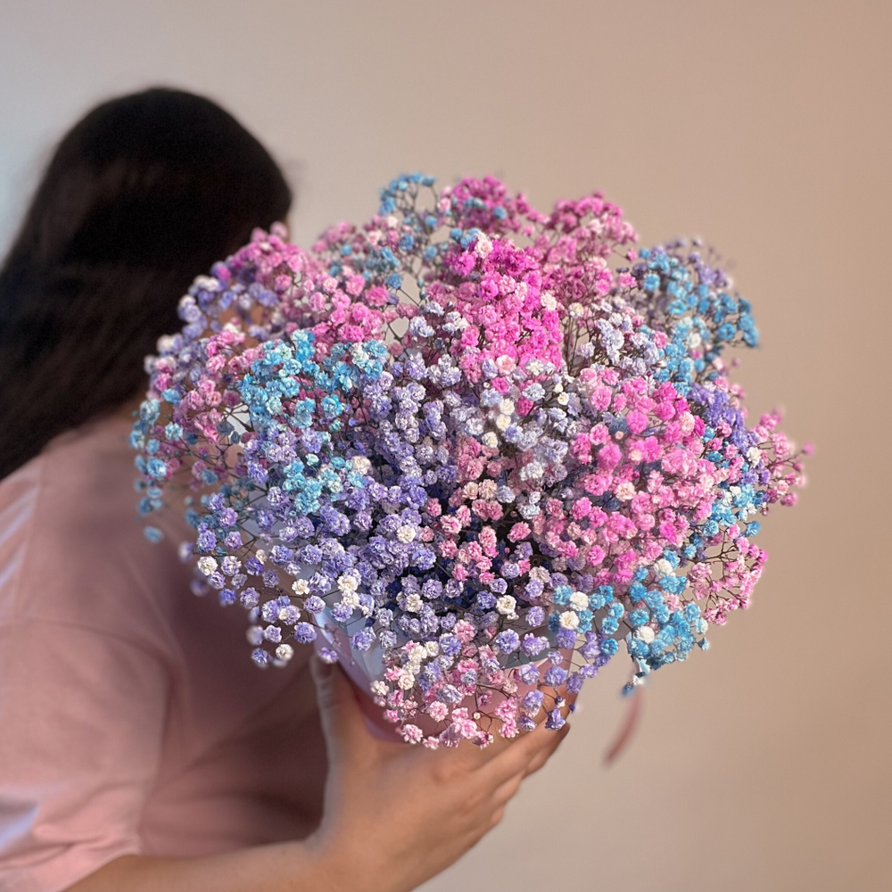 Коробка из разноцветной гипсофилы