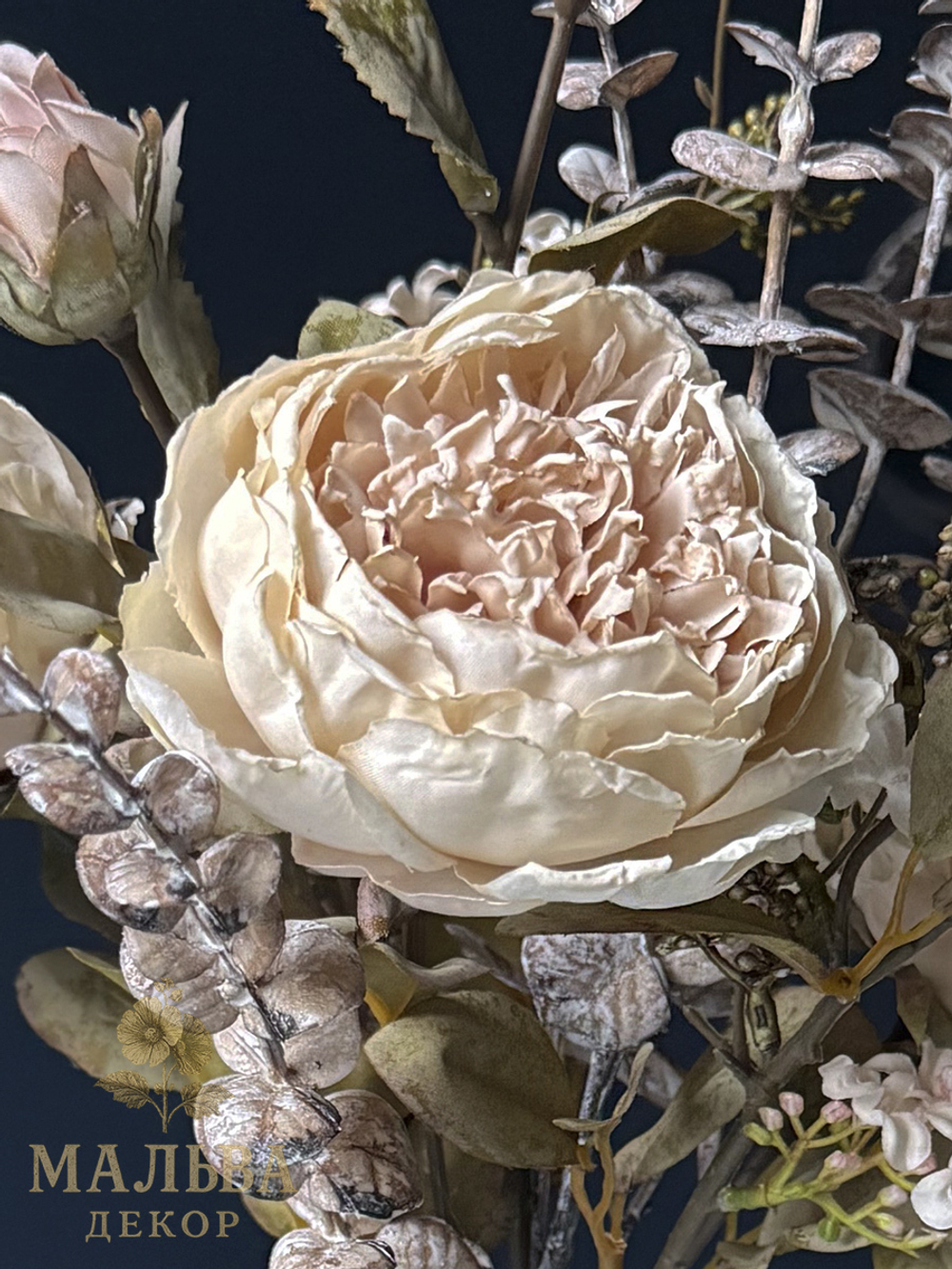 Букет античных пионовидных роз кремовые 59 см