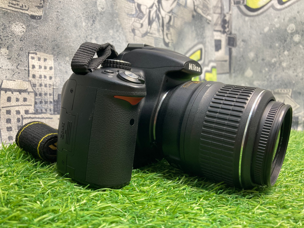 Nikon D5000 kit 18-55mm 10.000 кадров
