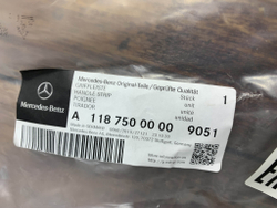 Обшивка крышки багажника Mercedes CLA (C118) 19-нв Б/У Оригинал A1187500000