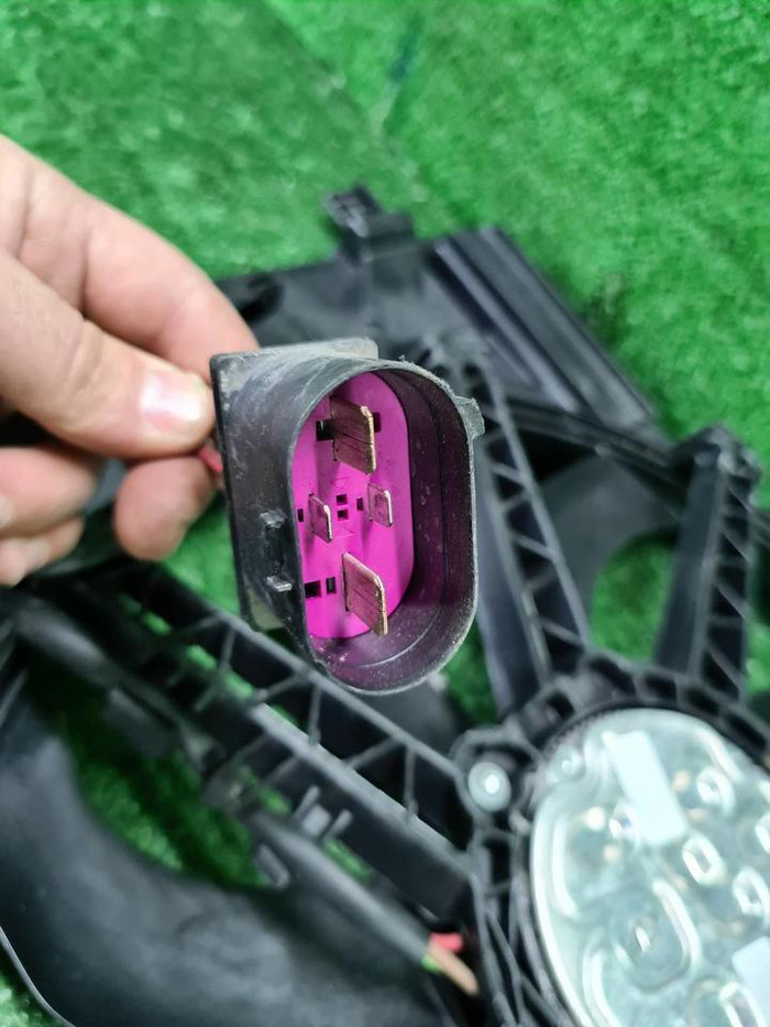 Диффузор с вентилятором VW Golf 7 (2012-2017)