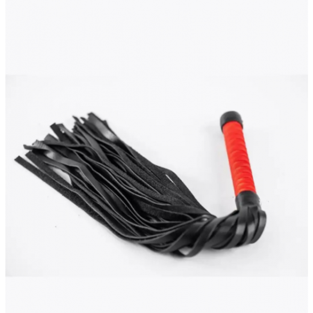 Плеть из натуральной кожи с атласной ручкой красная Romantic Arsenal