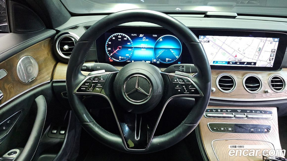 Mercedes-Benz E-Class W213 E300e 4MATIC Exclusive (05.2021)