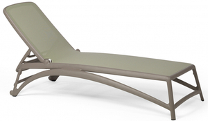 Шезлонг-лежак пластиковый Atlantico