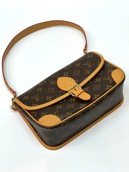 Сумка Louis Vuitton Diane коричневый