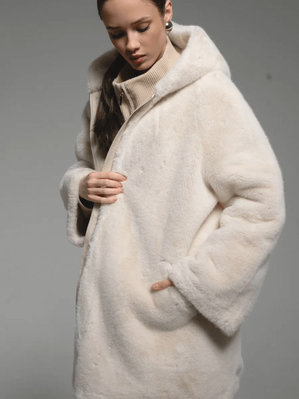 Шуба искусственная, жемчужная, SilverFox