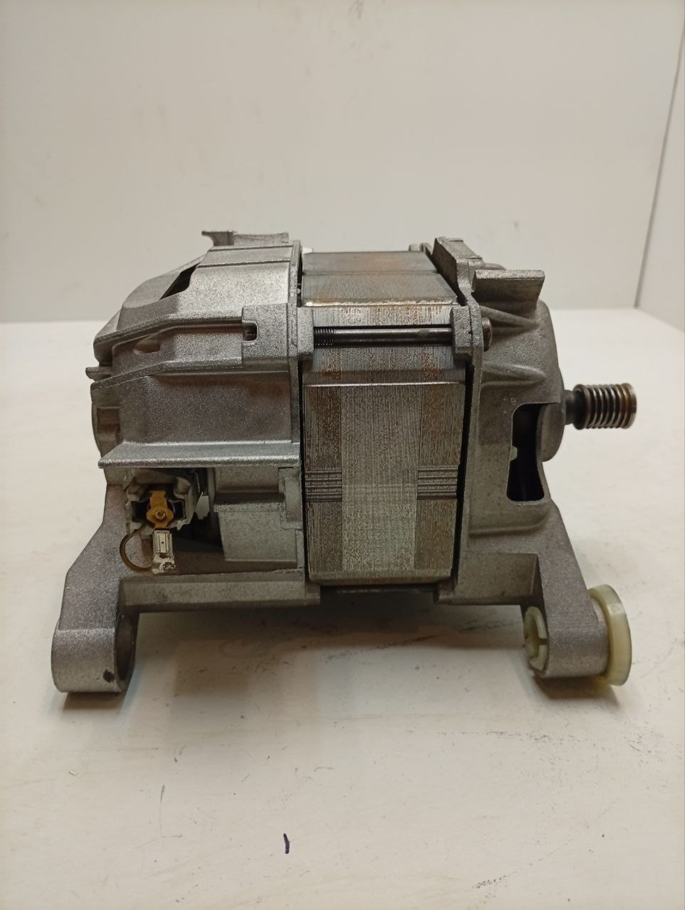 WAE20443OE кт16 Двигатель (мотор) стиральной машины Bosch Siemens 144797 б/у