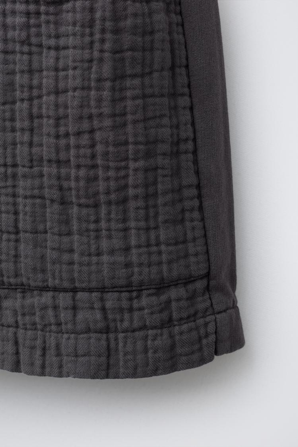 ZARA ШОРТЫ-БЕРМУДЫ С ТЕКСТУРОЙ И КОМБИНИРОВАННЫМИ ДЕТАЛЯМИ, АНТРАЦИТОВО-СЕРЫЙ