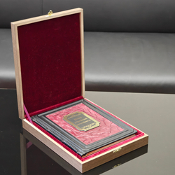 Книга в переплёте из кожи "Книга успешного руководителя" в футляре