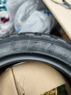 Покрышка бескамерная 3.0-10