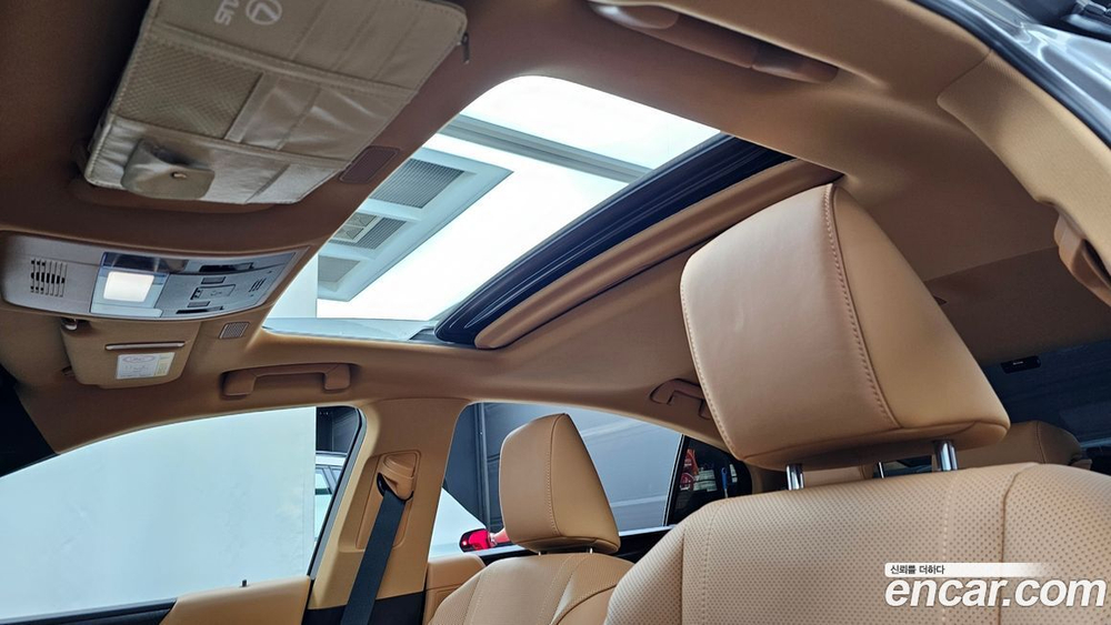 Lexus ES300h 7 Generation Luxury Plus (09.2022)