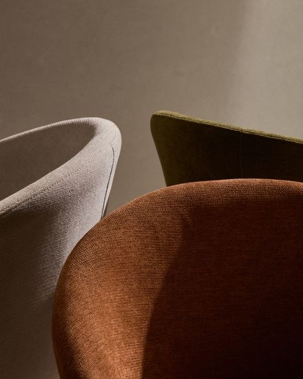 Marvin Поворотный стул из коричневой синели с ножками из ясеня Испания La Forma