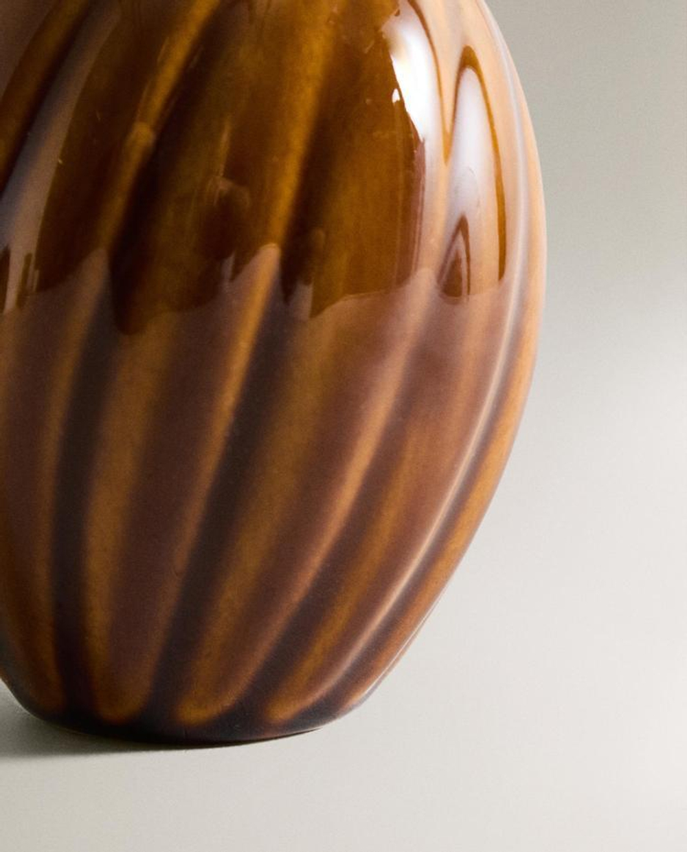 ZARA HOME ДОЗАТОР ДЛЯ МЫЛА С РЕЛЬЕФНЫМ УЗОРОМ, ГОРЧИЧНО-ЖЕЛТЫЙ