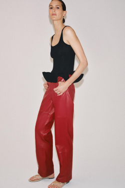 ZARA ТРИКОТАЖНЫЙ ТОП С ВОЛНИСТЫМ КРАЕМ, ЧЕРНЫЙ