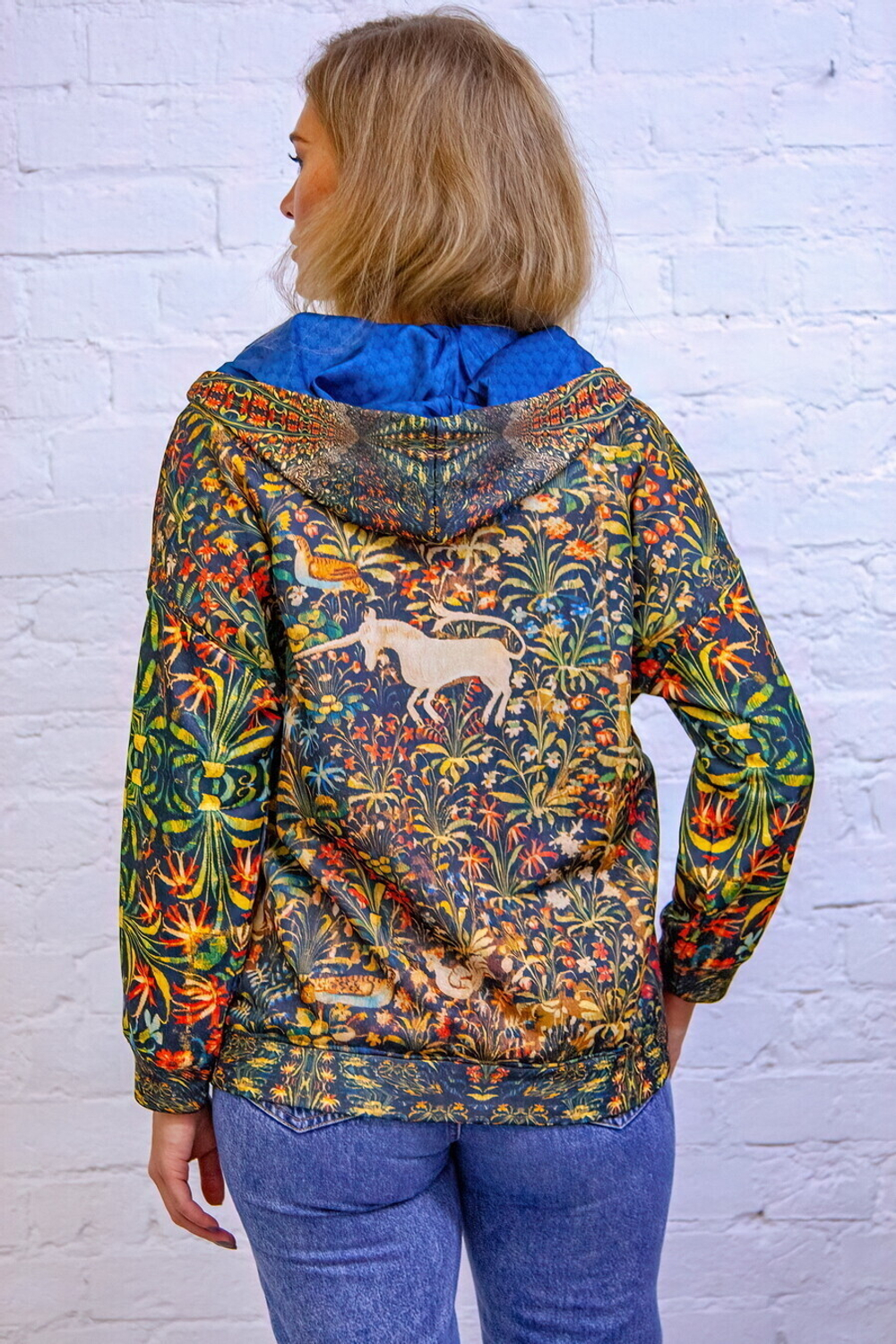 Зип худи "Средневековая пастораль", по мотивам средневекового гобелена «Пастух и пастушка»