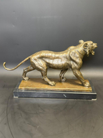 Бронзовая скульптура «Идущий тигр»