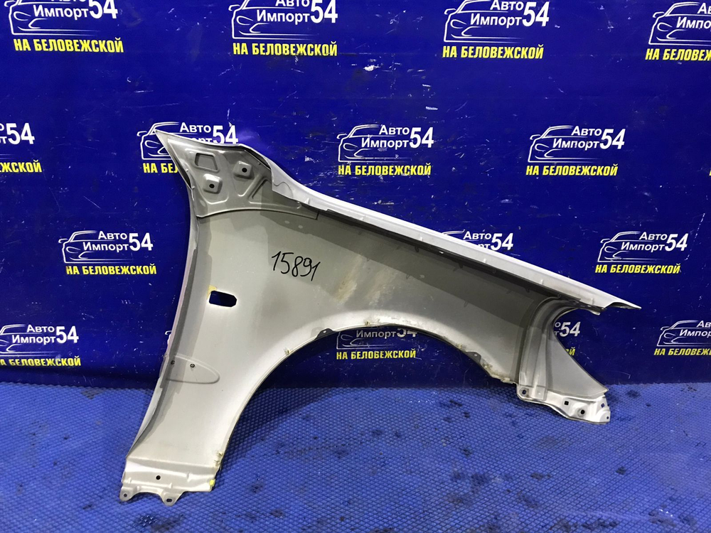 Крыло переднее левое TOYOTA BREVIS 2001-2007