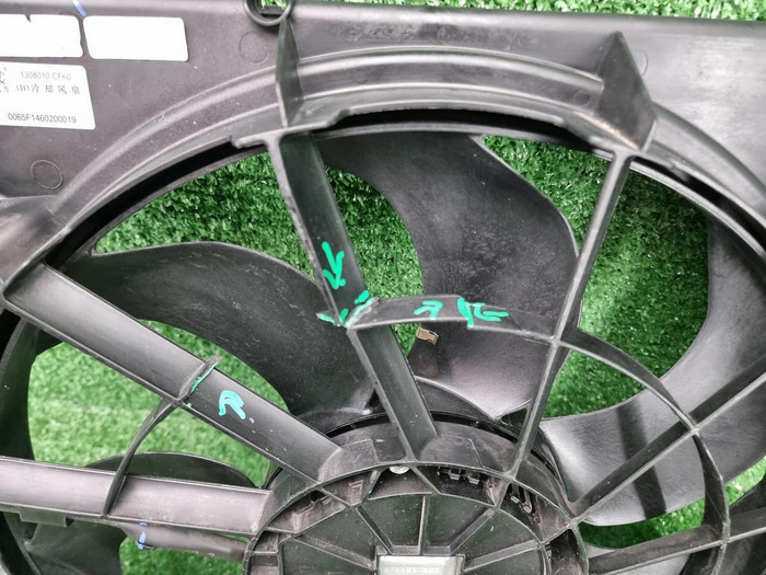 Диффузор с вентилятором Hongqi HS5 (2019-н.в.)