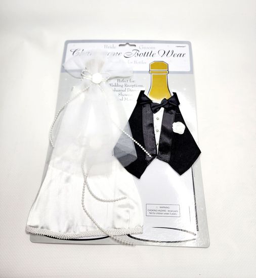 Наряды для свадебных бутылок в виде костюмов жениха и невесты