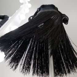 латина с бахромой