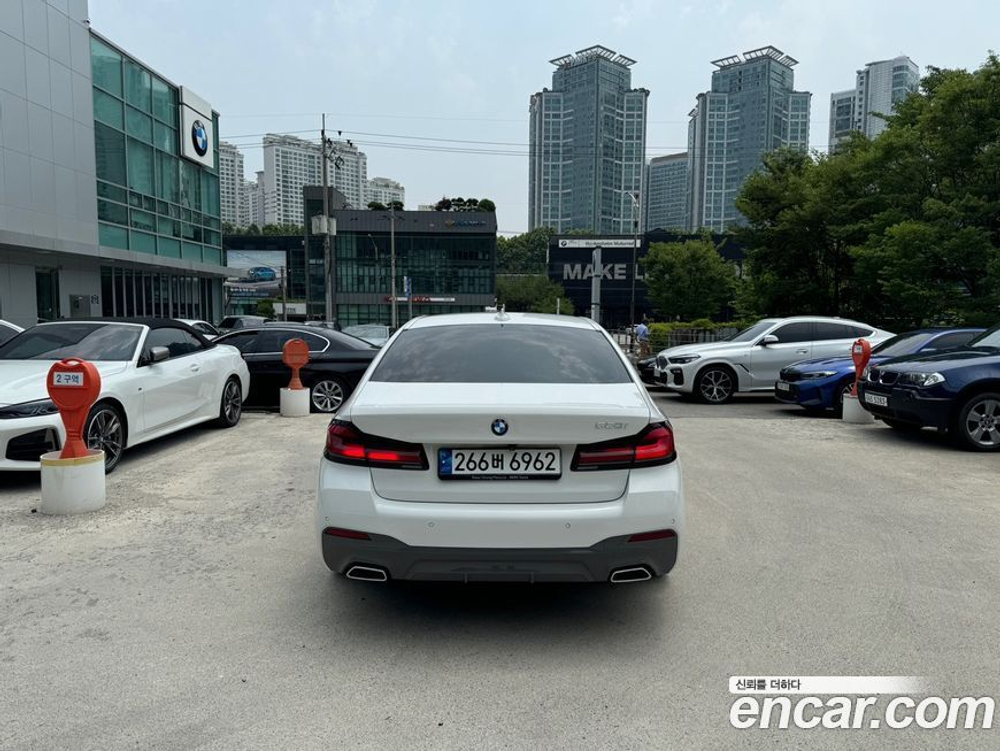BMW 5 Series (G30) 520i M Sports (06.2021)