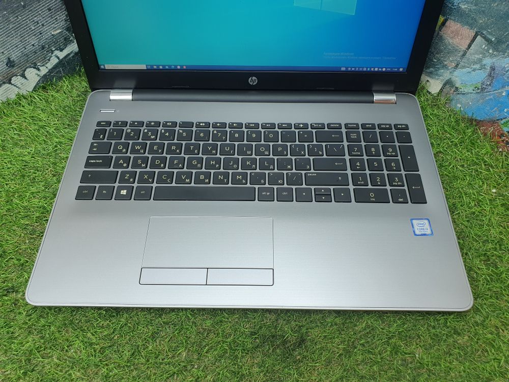 Ноутбук HP i3-7/12Gb/FHD/250 G6