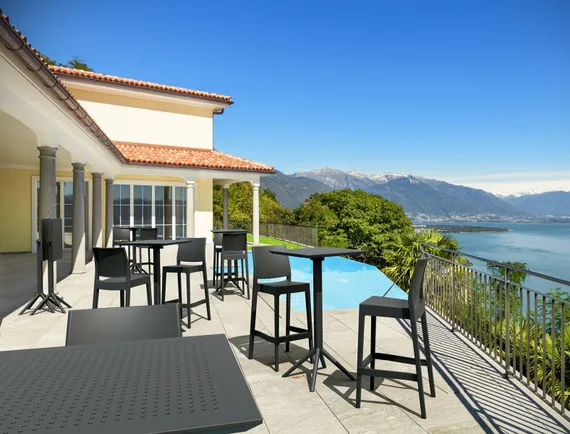 Стол пластиковый барный складной Sky Folding 60х60 черный