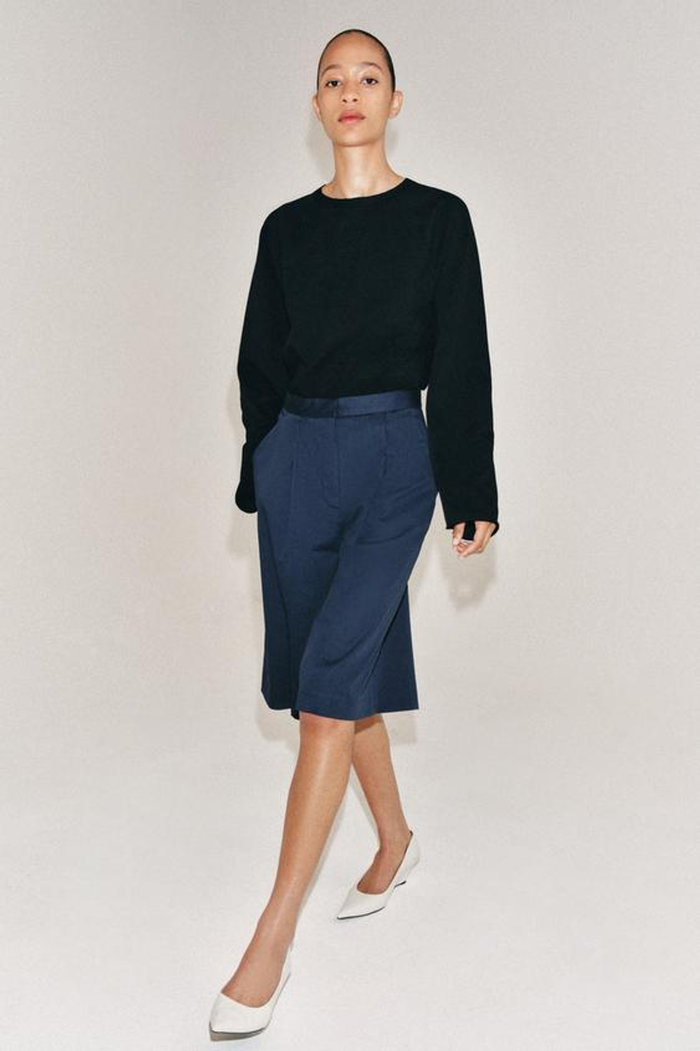 ZARA ШОРТЫ С ЗАЩИПАМИ — ZW COLLECTION, МОРСКОЙ СИНИЙ