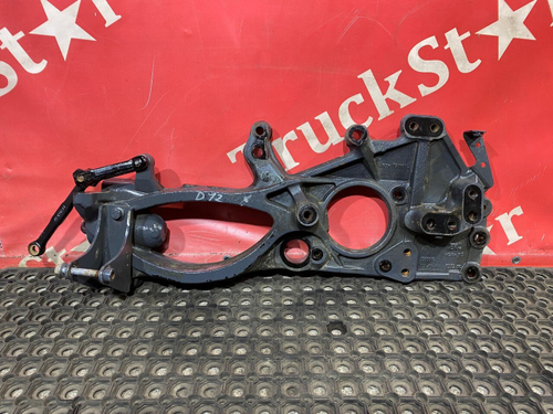 Кронштейн буксировочный левый 2019г