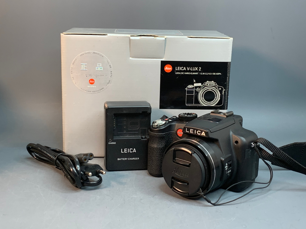 Leica Camera V-Lux 2